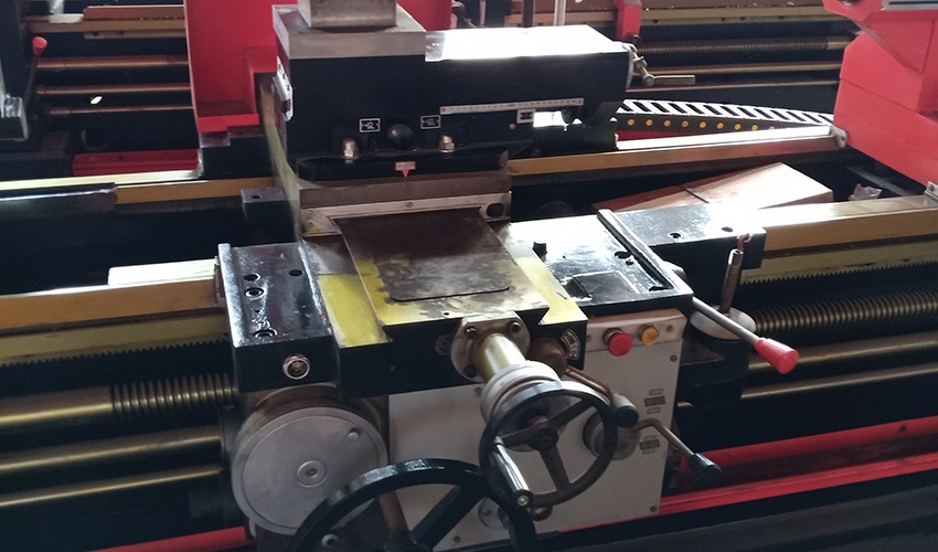 Horizontal Lathe Machine CW6280B - Tool holder