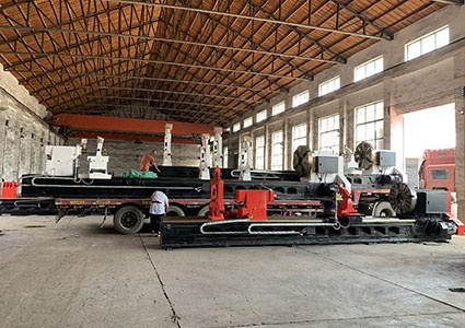 Horizontal Lathe Machine Loading