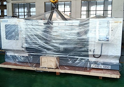 CNC Horizontal Lathe Machin loading